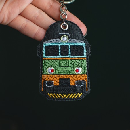 Brelok haftowany z lokomotywą EU07