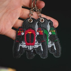 Brelok haftowany z czerwonym traktorem URSUS C325