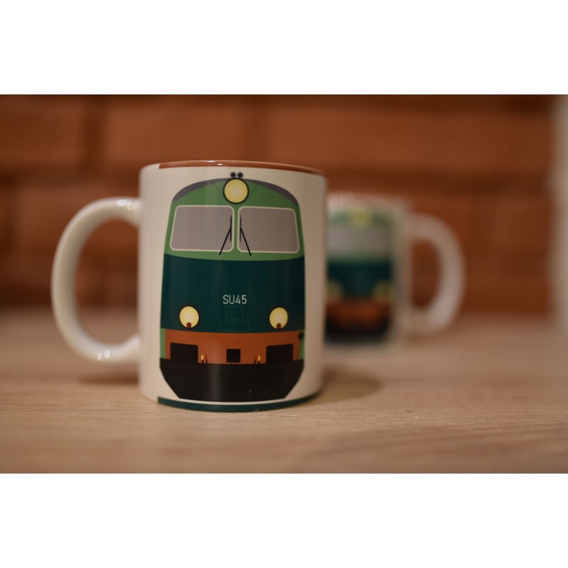 Kubek z lokomotywą SU45