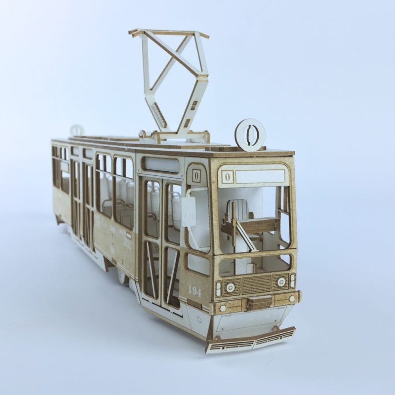 Tramwaj 105N 1:43 - model wycięty laserowo